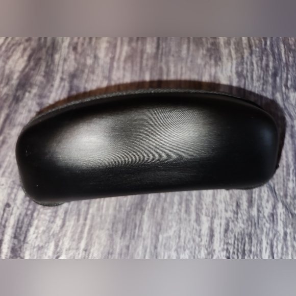 Vogue Clamshell Black Glasses‎ Case - Picture 7 of 9